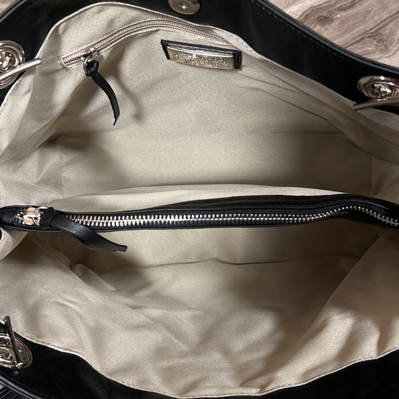 ❣️VALENTINO AUTH by Mario Valentino Luisa Satchel. - Picture 12 of 17